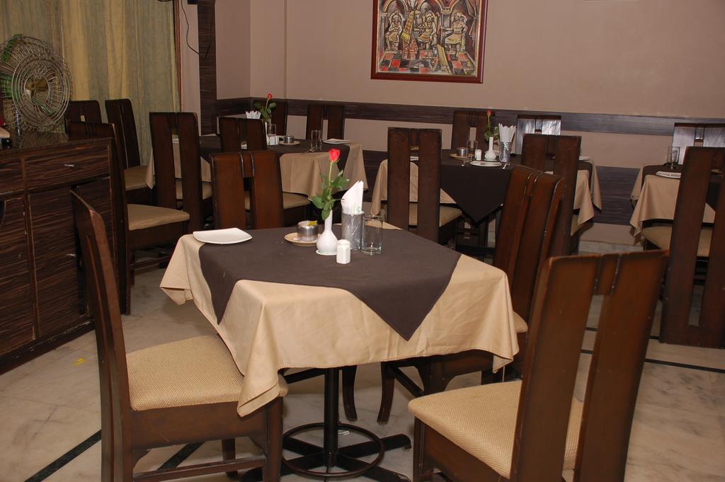 Hotel Royale Midtown Bhubaneswar Eksteriør bilde